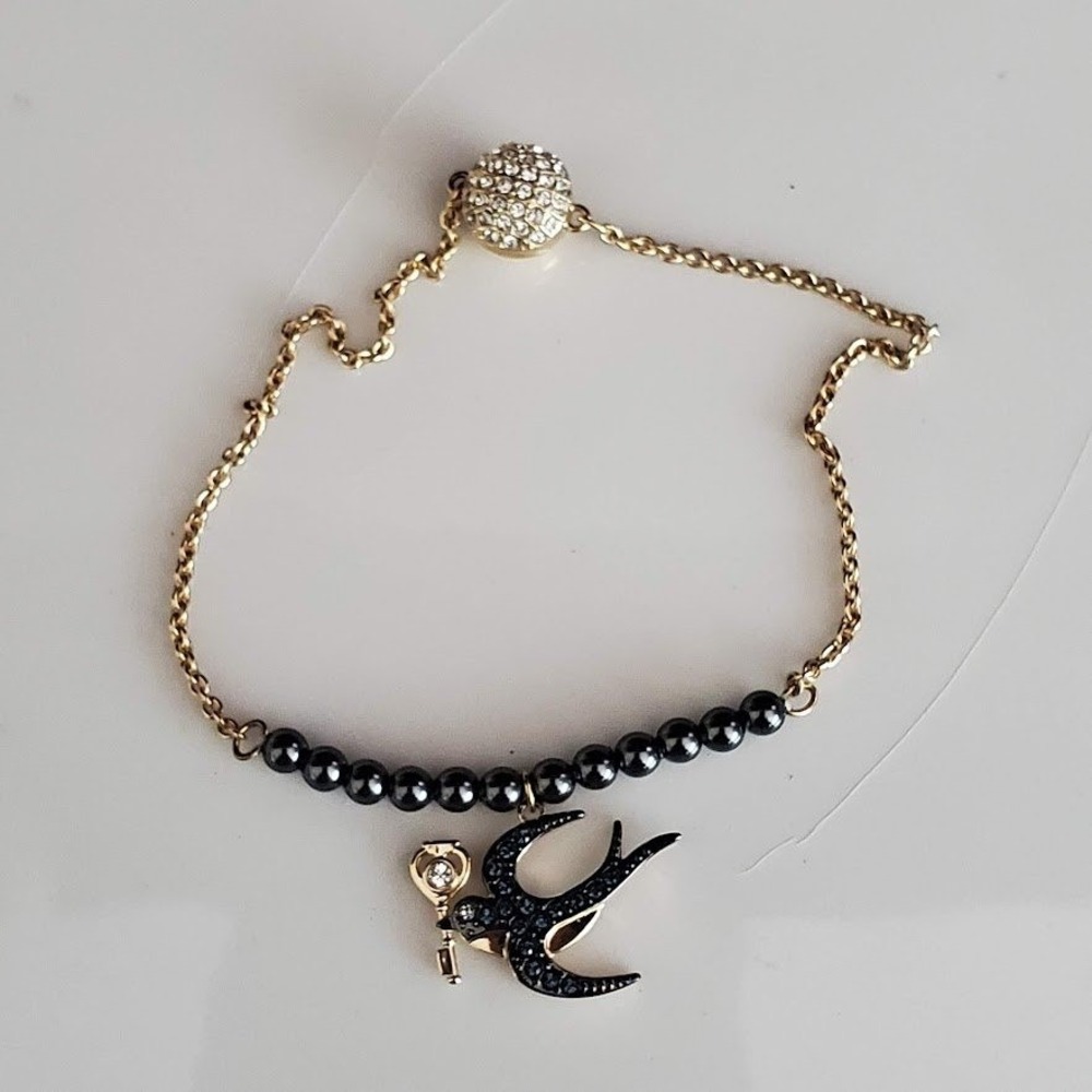 Swarovski Swallow Bird Key Charm Bracelet Gold Tone Black Crystals Magnetic 6.5"